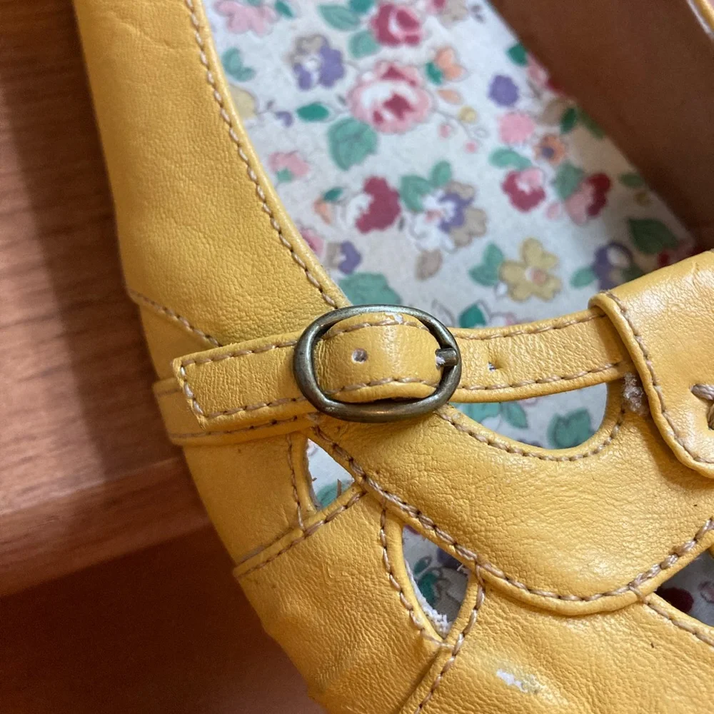 Route 66 Women Flat Slip On Yellow Round Toe Shoes - Picture 9 of 10